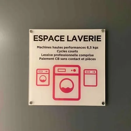 Studio - Face De L'hopital Nord